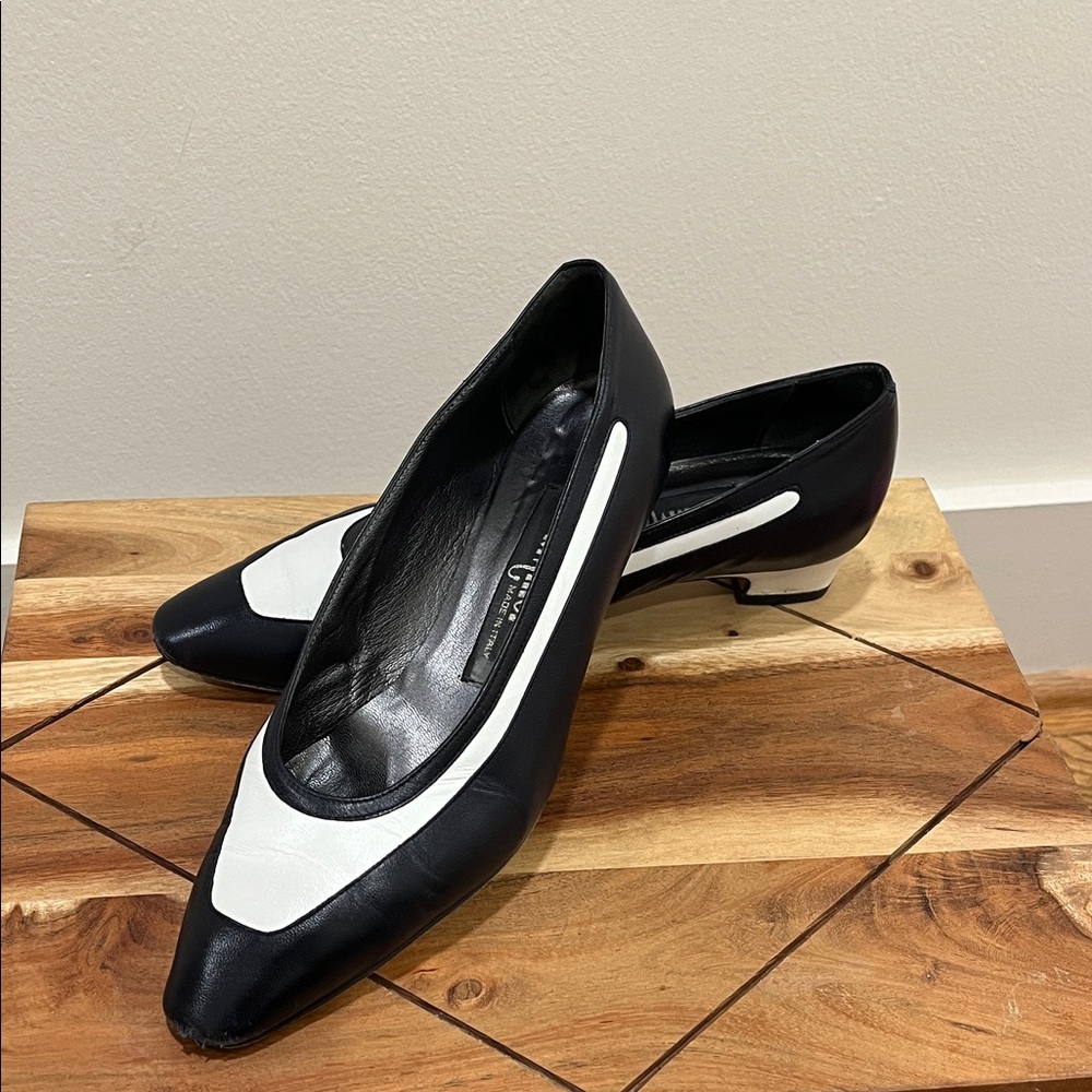 I. Miller Elegant Vintage Two-Tone (black & white) Women's Flats